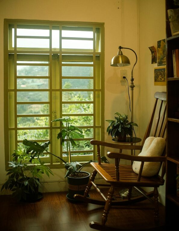 Tips for Creating a Cozy Reading Nook in Any Space